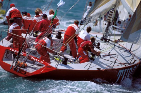 Teamwork onboard Tuborg Admirals Cup boat