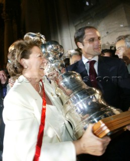 Valencia  26 November 2003. The Cup in Valencia. Major of Valencia Rita Barserˆ and Community President Francisco Camps