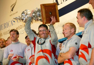 Auckland  Nuova Zelanda - Americas Cup 2003. 02-03-2003 Alinghi vince la quinta regata della Coppa America e porta in Europa dopo 152 il prestigioso trofeo. Russel CouttsAuckland New Zealand - AmericaÕs Cup 2003 . 02-03-2003 -  Alinghi won the Race Five of the XXXI Americas Cup match in Auckland on Sunday and with it, for the first time in its 152-year history the Americas Cup is going to Europe. . Russel Coutts