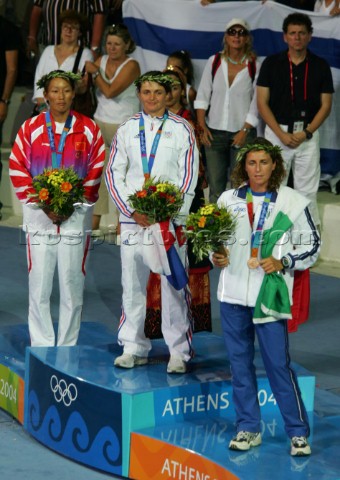 Athens 25 08 2004 Olympic Games 2004   Mistral FFAUSTINE MERRET FRA Gold LEE LAI SHAN HKG  Silver AL