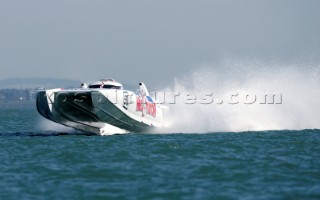 Gillette Mach 3 Nitro Gel Powerboat Challenge 2005. Chris Passonage and James Shepard in Negotiator set a new Round the Isle of Wight record of 32minutes