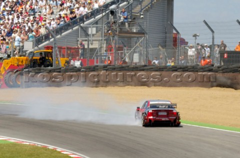Vanina Ickx goes for a spin during the DTM at Brands Hatch on July 2nd 2006