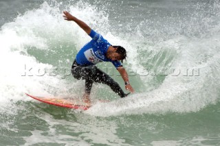 Dramatic action from eventual runner-up Brazilian Odirlei Coutinho at the Hossegor Seignosse France Rip Curl Pro 2005
