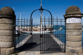 Royal Yacht Squadron gates Royal Steps