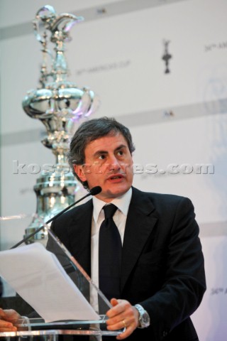 Roma 060510  34 Americas Cup  Press Conference  Gianni Alemanno Rome Mayor