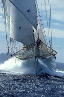 Bow waves on the classic yacht Adela