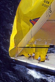 Teamwork aboard American Maxi Falcon 2000