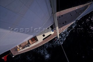 Mast head sailing yacht