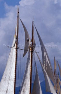 Masts and sails of the classic schooner Mariette