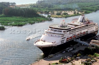 Cruise Ship Coming In Waterways - Fort Lauderdale