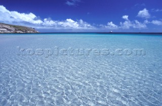Seascape - clear, shallow water