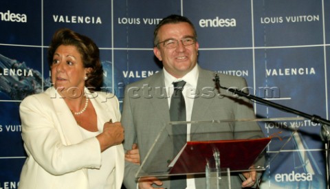 Valencia  26 November 2003 The Cup in Valencia Major of Valencia Rita Barser and CEO ACManagement Mi