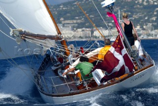 Cannes, France 25 September 2003. Prada Challenge for Classic Yachts - Regates Royales 2003. Third day - no racing for heavy wind conditions . Snipe. Photo:Guido Cantini/