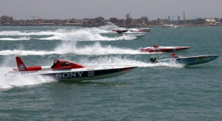 Startline action from the Powerboat P1 World Championships 2004 - Grand Prix of Italy