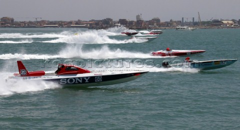 Startline action from the Powerboat P1 World Championships 2004  Grand Prix of Italy