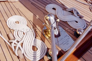 Lady Anne - Deck deteils - Coile rope.
