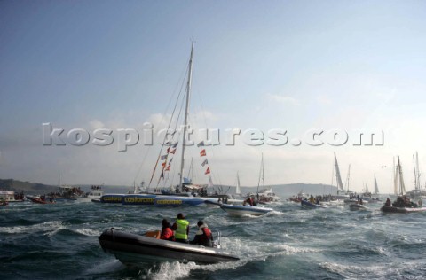 Ellen MacArthur of trimaran BQ The fastest solo sailor on the planet Sailed around the world with a 