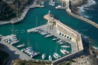 P1 Malta 2005. Port and harbour of Portomasso. Aerial view of the architecture and historic buildings of the town of Valetta, Malta