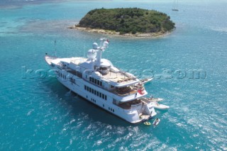 Superyacht Huntress arriving at secluded Caribbean anchorage