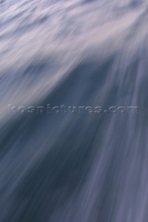 Slow exposure of movment on waters surface