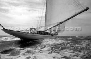 Schooner sailing superyacht Adix