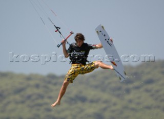 TARIFA, SPAIN - SEPT10th 2006:  Aaron Hadlow (GB) wins 1st place in the BETANDWIN.COM KITESURF PRO. PKRA 2006 WORLD TOUR on September10th in Tarifa in Spain, the mecca for kitesurfing, and is named the Mens World Kiteboard Champion 2006. (Photo by Kirsten Scully/Kos Picture Source via Getty Images)