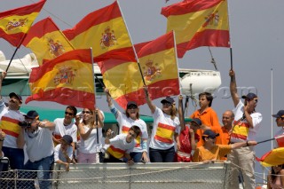 Spanish supporters of the Americas Cup with flags