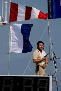 Valencia, 17 04 2007. Louis Vuitton RR1. Race Commetee Boat Cancel the race