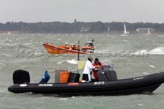 Skandia Cowes Week 2008 - RNLI Inshore Lifeboat coming to the rescue of a broken RIB in distress