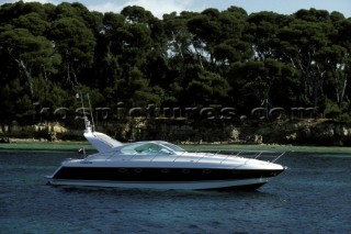 Fairline Targa 48 powerboat cruising in Mediterranean