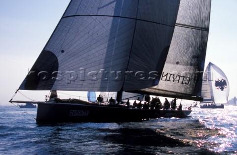 Super maxi Maximus in light breeze during the Round the Island Race 05