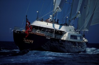 Stern view of sailing yacht Taovey underway
