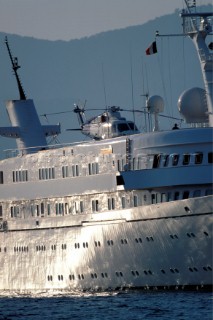 Satellite Communications Atlantis Private yacht - Detail