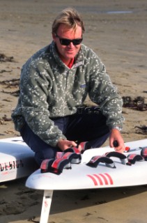 Tudor Mistral Windsurfing European Championships 1995 man riging sails