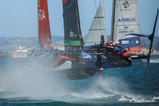 17/12/20 - Auckland (NZL)36th Americaâ€™s Cup presented by PradaRace Day 1Emirates Team New Zealand, New York Yacht Club American Magic