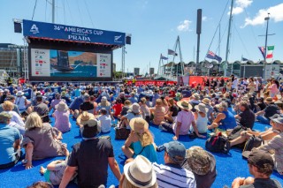 15/01/21 - Auckland (NZL)36th Americaâ€™s Cup presented by PradaPRADA Cup 2021 - DocksideSpectators at the AC Race VillageCrowd watching no Covid restrictions