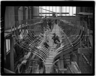 Building of a large yacht at Camper and Nicholsons in 1939 in Southampton