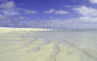 Clear water of Honeymoon Island, Cook Islands, South Pacific.