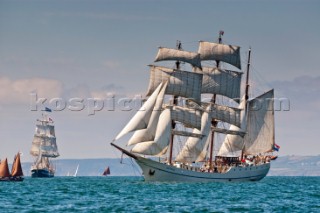 Tall ship Artemis sailing